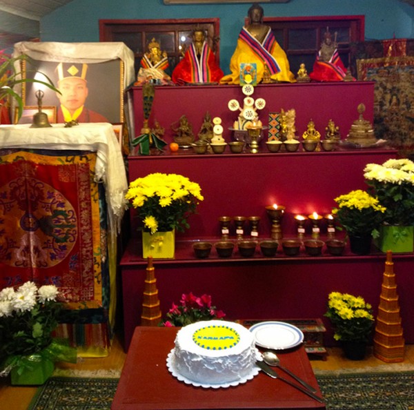 Celebração do aniversário de S.S. Karmapa, Karma Theksum Chokhorling, 23 de junho de 2013. https://ktc.org.br/